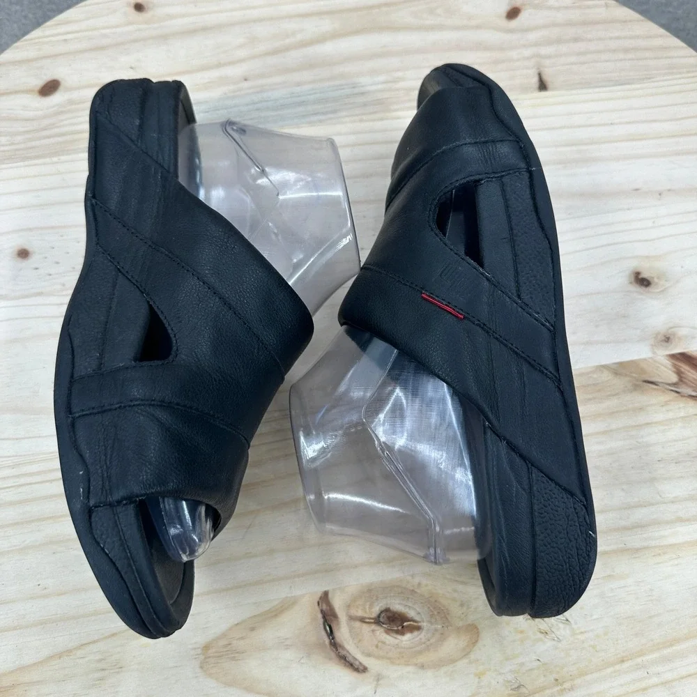 FitFlop Freeway Pool Slides Mens 8 Black Leather Comfort Sandals